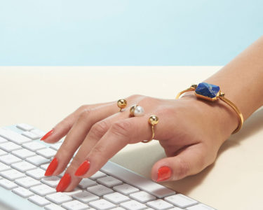 Ringly: Christina Mercando