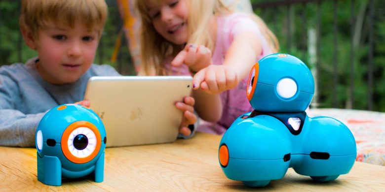 STEM Toys for kids: Dash