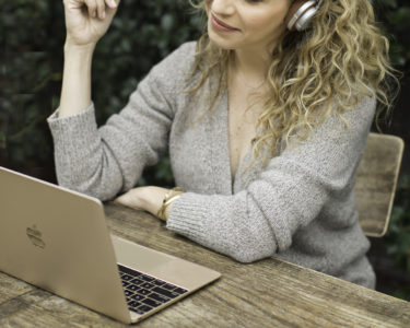 Masters & Dynamic: Wireless Headphones